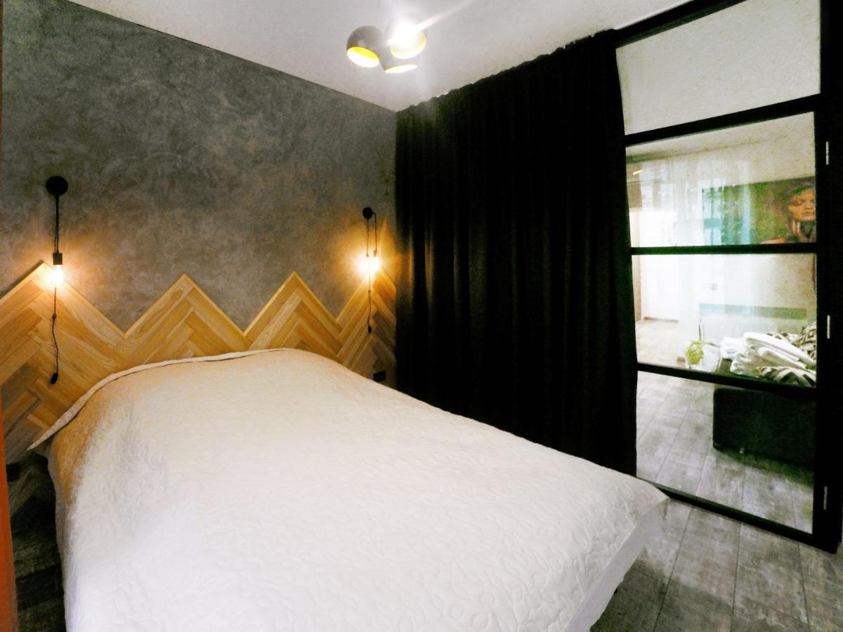 Lion King Lesya Ukrainka Apartment Lviv Luaran gambar